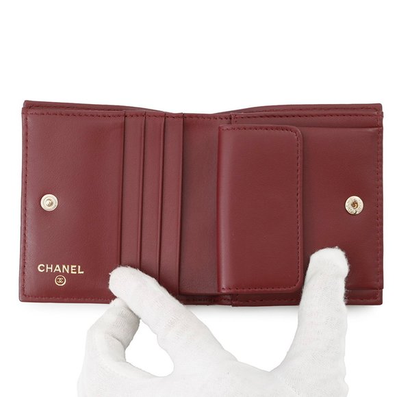 CHANEL Caviar Leather Logo Wallet - Picture 4 of 16